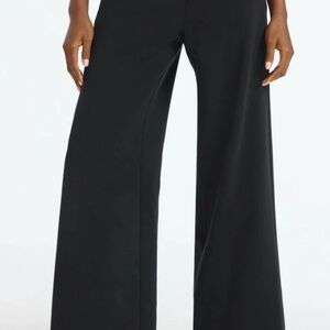 Scoop woman’s crepe Black Wide-Leg Pants size 4